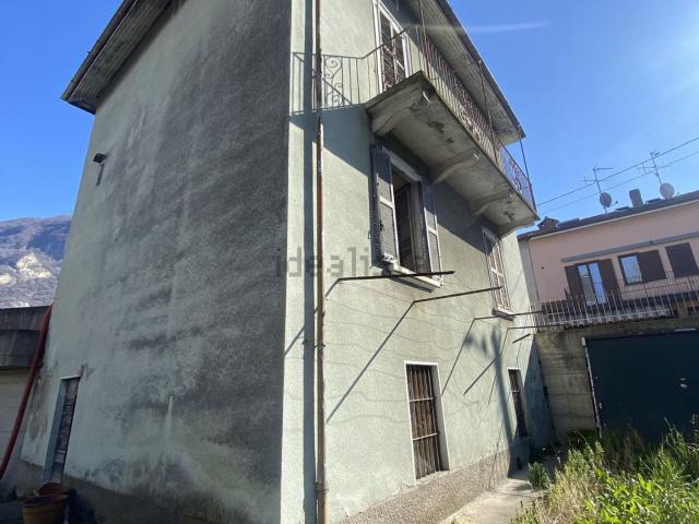 Case e ville in vendita di 300 m² in Via Adda
