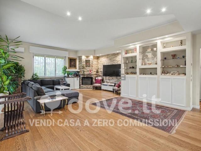 Case e ville in vendita di 300 m² in Via Adelina Patti, 5