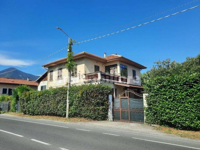 Case e ville in vendita di 300 m² in Via Almese