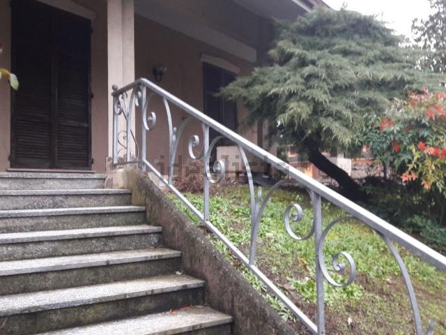 Case e ville in vendita di 300 m² in Via Arcangelo Ghisleri, 18