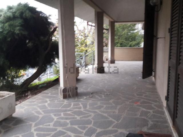 Case e ville in vendita di 300 m² in Via Arcangelo Ghisleri