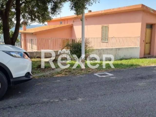 Villetta indipendente in vendita di 300 m² in Via Asilo