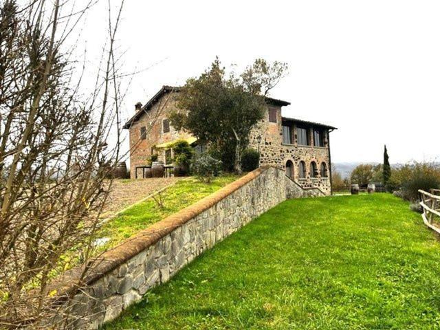 Case e ville in vendita di 300 m² in Via Borro della Quercia