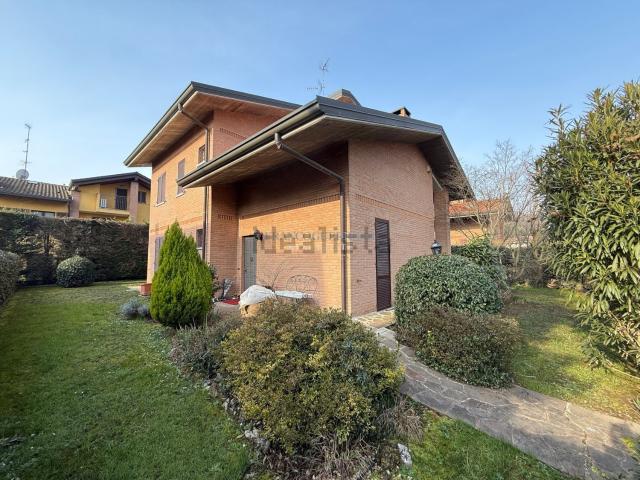 Case e ville in vendita di 300 m² in Via Bernina