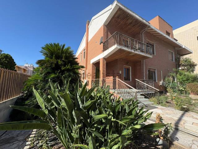 Case e ville in vendita di 300 m² in Via Galvani