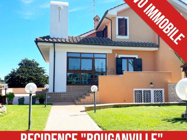 Case e ville in vendita di 300 m² in Via Garigliano