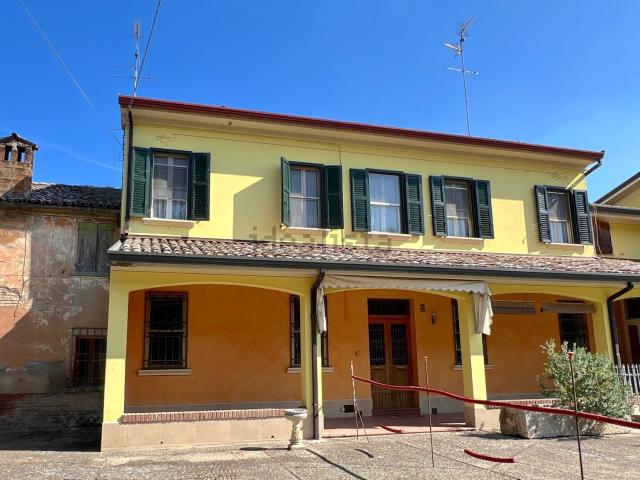 Case e ville in vendita di 300 m² in Via Giacomo Matteotti, 99