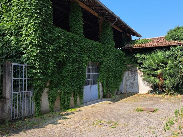 Case e ville in vendita di 300 m² in Via giovanni bosco, 7