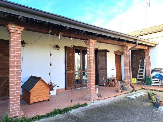 Case e ville in vendita di 300 m² in Via Guglielmo Marconi