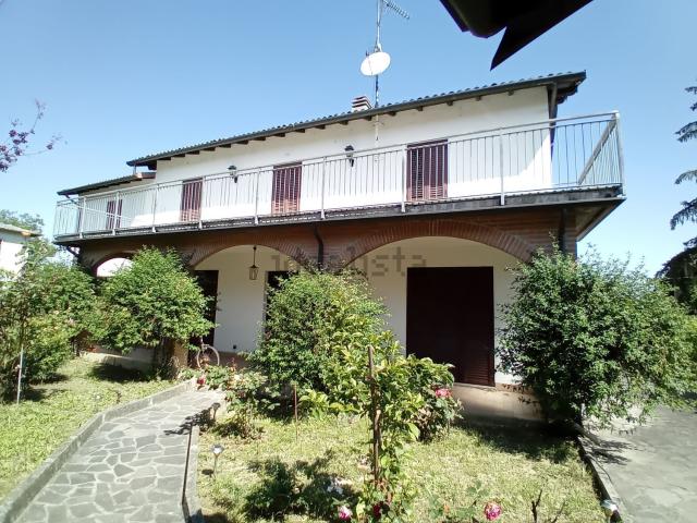 Case e ville in vendita di 300 m² in Via Don Minzoni, 34