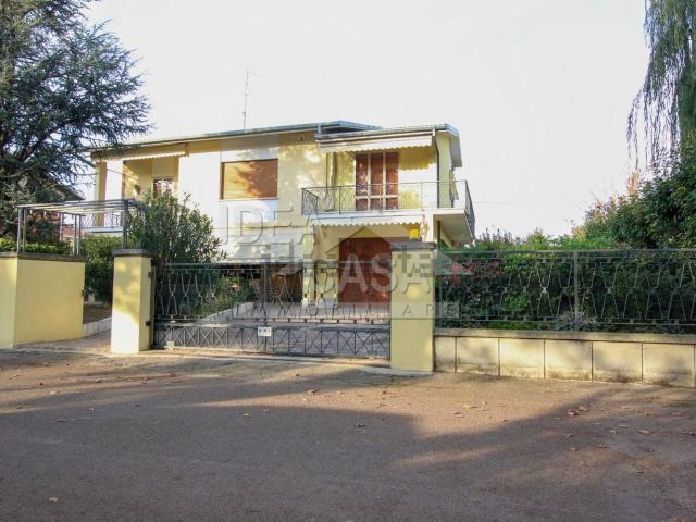 Case e ville in vendita di 300 m² in Via Donatori di Sangue, 3