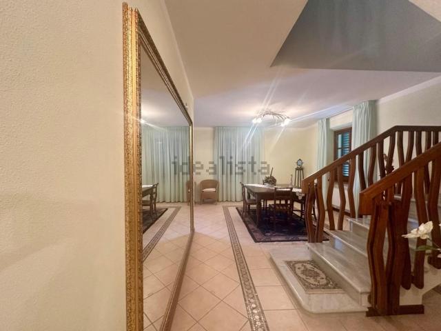 Case e ville in vendita di 300 m² in Via Dalmazia