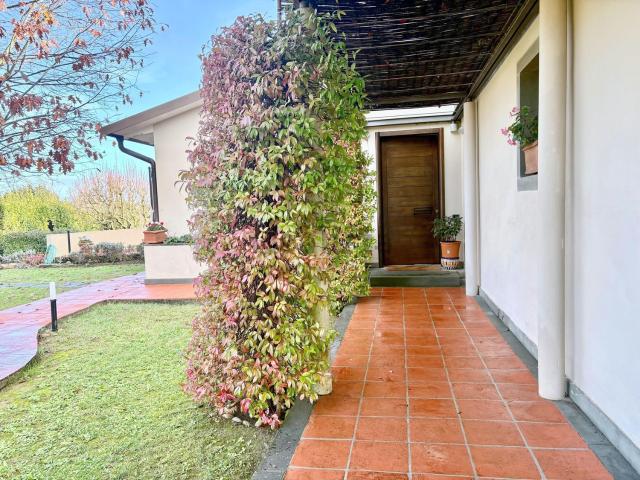 Case e ville in vendita di 300 m² in Via Dalmazia
