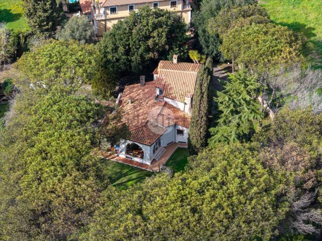 Case e ville in vendita di 300 m² in Via del Casale Lumbroso