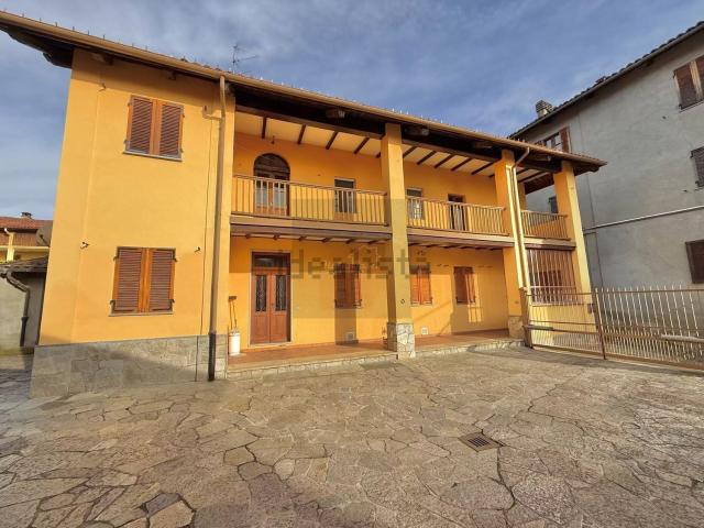 Case e ville in vendita di 300 m² in Via del Condotto, 3