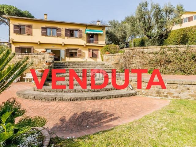 Case e ville in vendita di 300 m² in Via del Ponte degli Incastri, 102