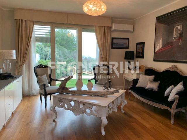 Case e ville in vendita di 300 m² in Via del Viperaio