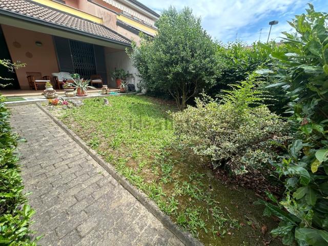 Case e ville in vendita di 300 m² in Via della Chiatta