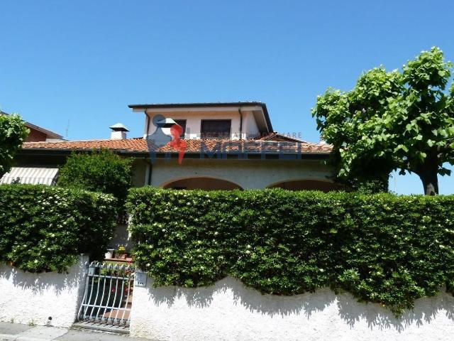 Case e ville in vendita di 300 m² in Via delle Stelle