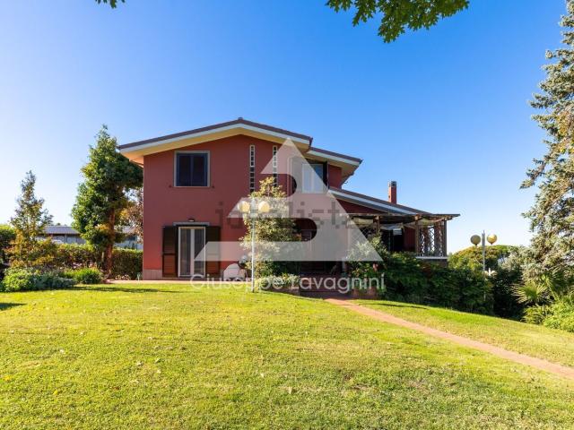 Case e ville in vendita di 300 m² in Via di Colle Picchione Marino