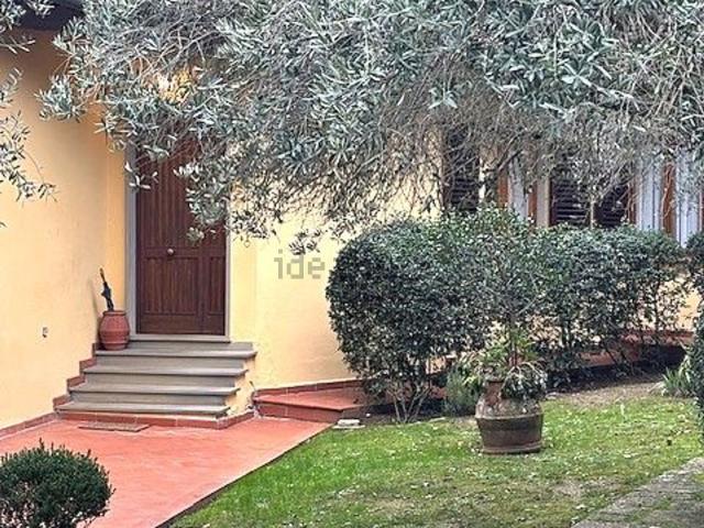Case e ville in vendita di 300 m² in Via di Santa Maria a Marignolle