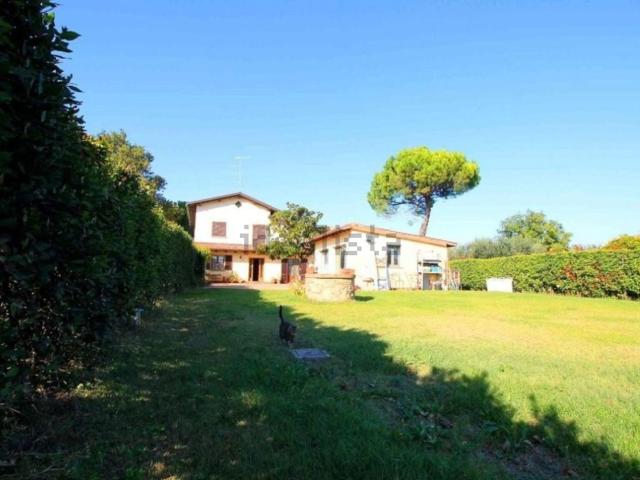 Case e ville in vendita di 300 m² in Via di Vitiana