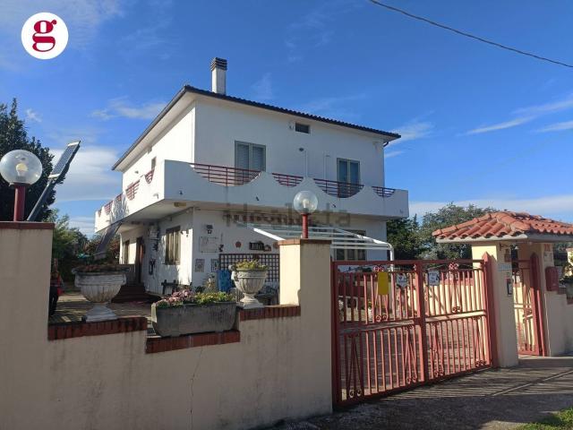 Case e ville in vendita di 300 m² in Via Fonte Grugnale