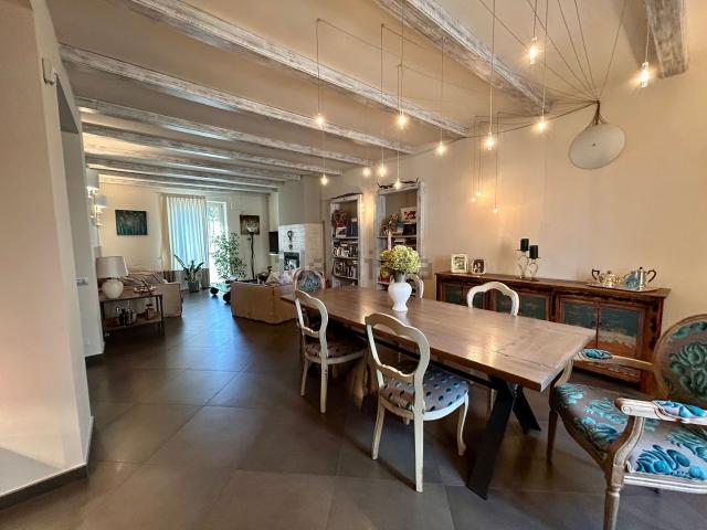 Case e ville in vendita di 300 m² in Via Felice Cavallotti