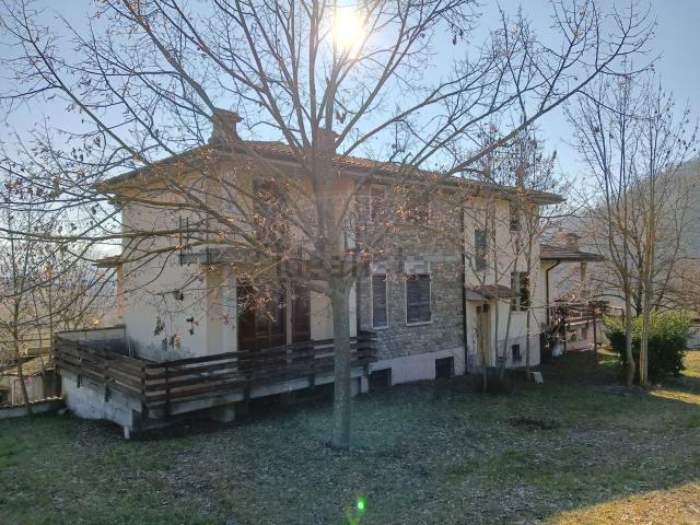 Case e ville in vendita di 300 m² in Via olmi, 1