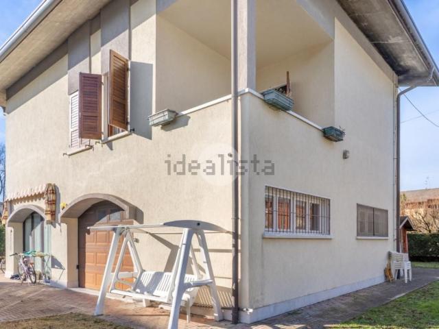 Case e ville in vendita di 300 m² in Via Monte Baldo, 15