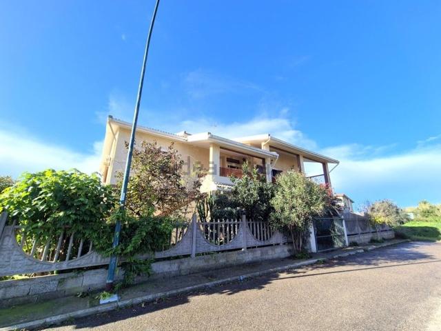 Case e ville in vendita di 300 m² in Via Matteotti