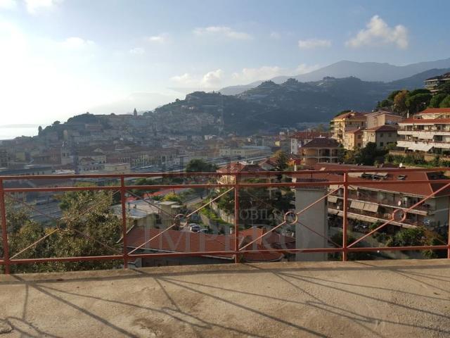 Case e ville in vendita di 300 m² in Via Maule, 2