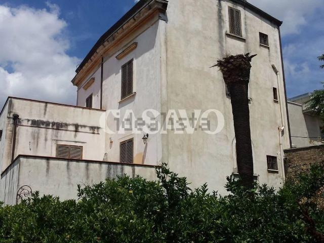 Case e ville in vendita di 300 m² in Via San Giacomo, 42