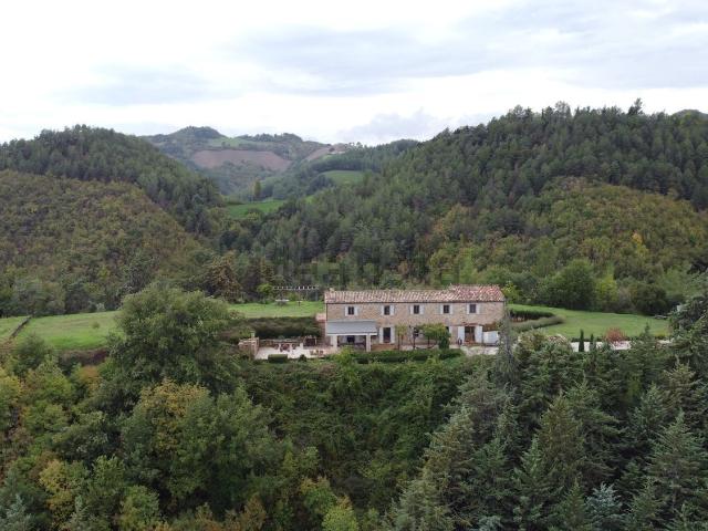 Case e ville in vendita di 300 m² in Via San Pietro in Cerquetobono, 18