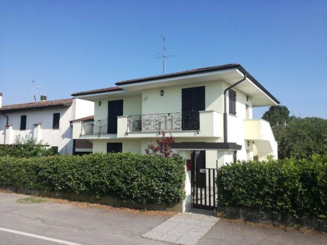 Case e ville in vendita di 300 m² in Via San Rocco