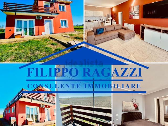 Case e ville in vendita di 300 m² in Via Polesini