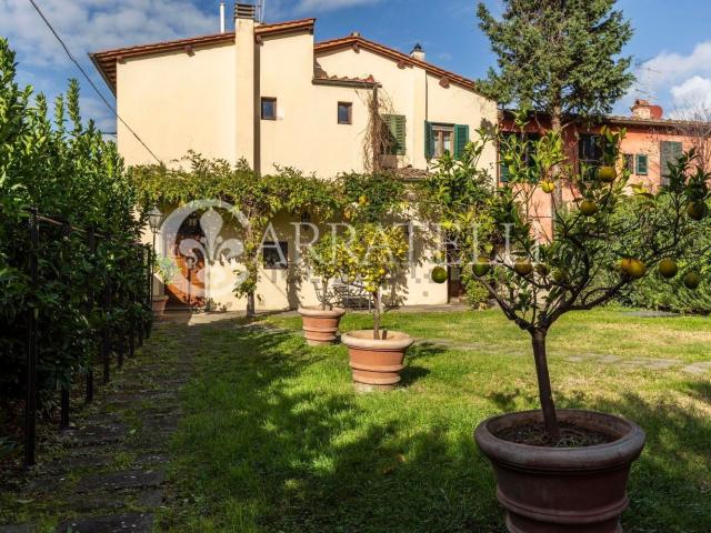 Case e ville in vendita di 300 m² in Via Pietro Dazzi, 16