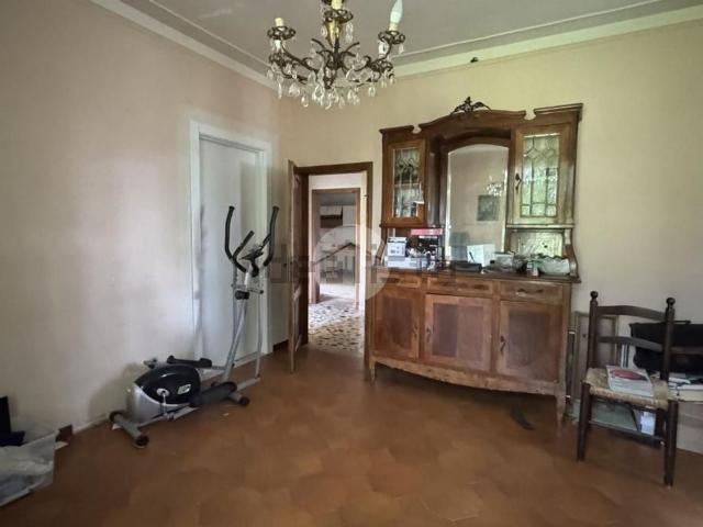 Case e ville in vendita di 300 m² in Via R. Franchetti, 202