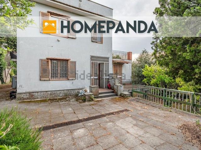 Case e ville in vendita di 300 m² in Via Raffaele Bosco, 184