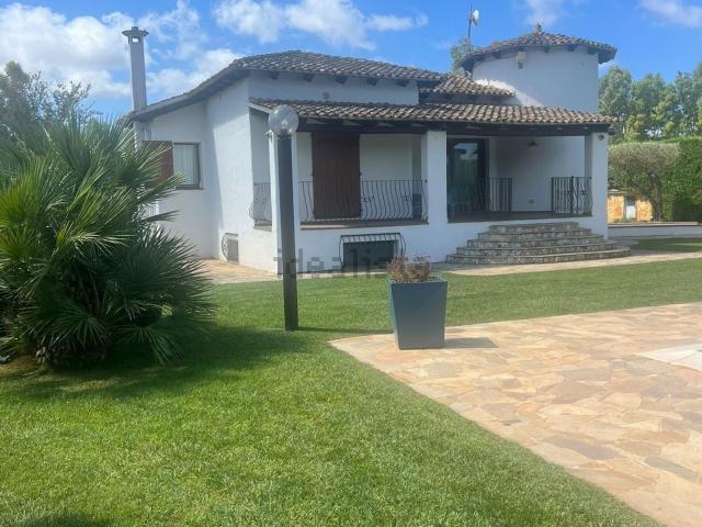 Case e ville in vendita di 300 m² in Via Tanca Farrà