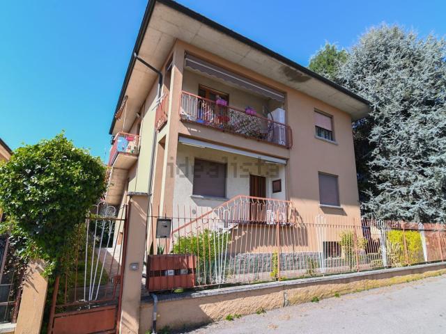 Case e ville in vendita di 300 m² in Via Verona, 1