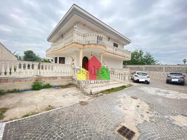 Case e ville in vendita di 300 m² in Via Vittorio Emanuele