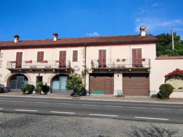Case e ville in vendita di 300 m² in Viale Barosio