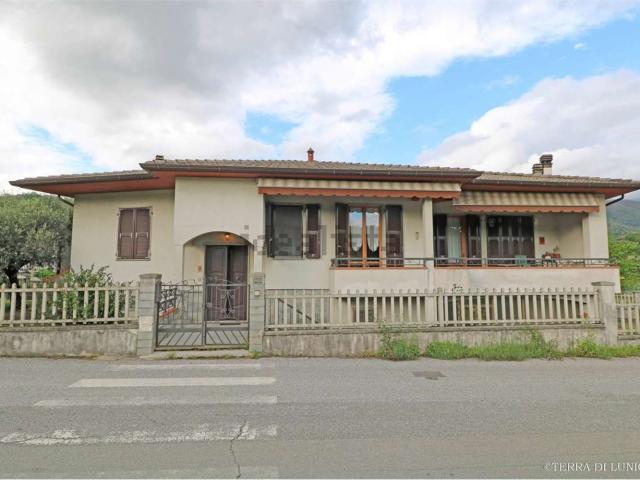 Case e ville in vendita di 300 m² in Viale Cabrini