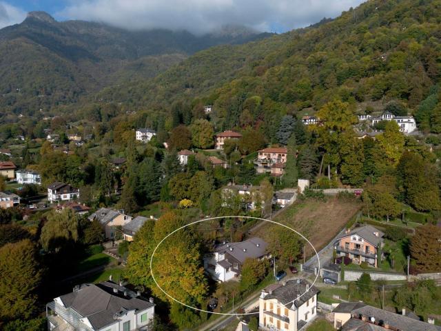 Case e ville in vendita di 300 m² in Viale Dante Alighieri, 38
