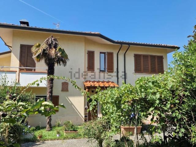Case e ville in vendita di 300 m² in Viale Europa
