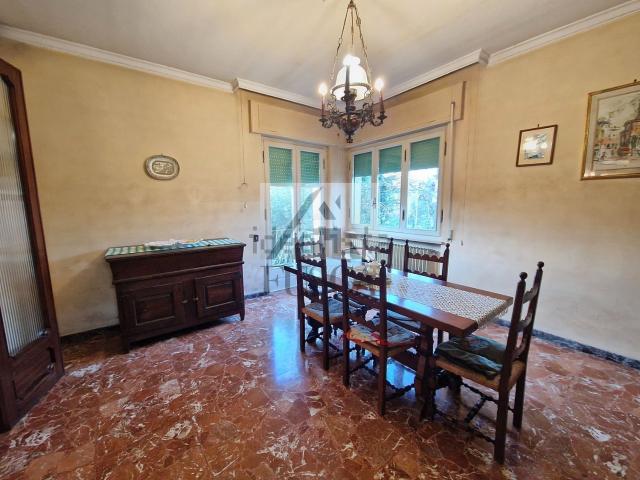 Case e ville in vendita di 300 m² in Viale Lazzaro Papi