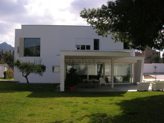 Case e ville in vendita di 300 m² in Viale Sandro Pertini