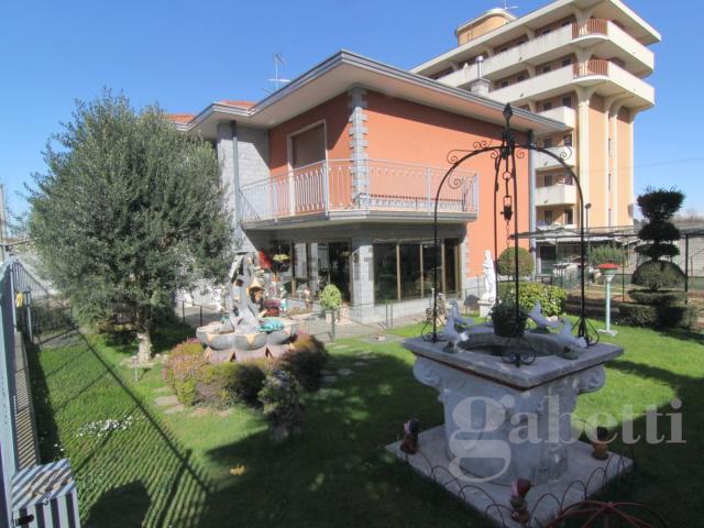 Case e ville in vendita di 300 m² in Viale stelvio
