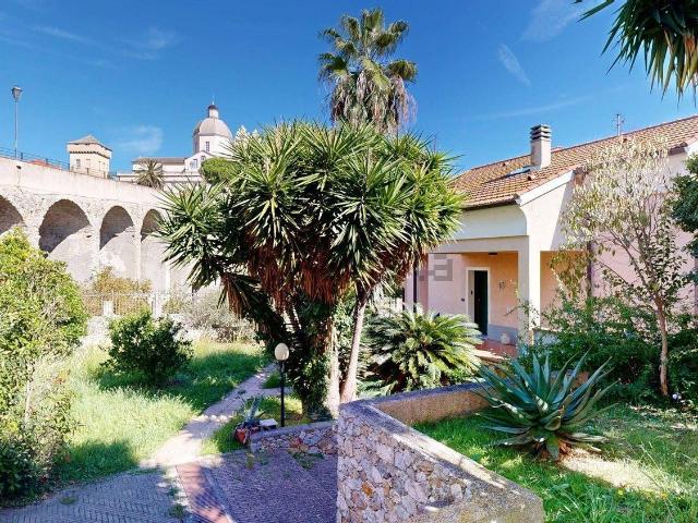 Case e ville in vendita di 300 m² in Borgo Castello, 43